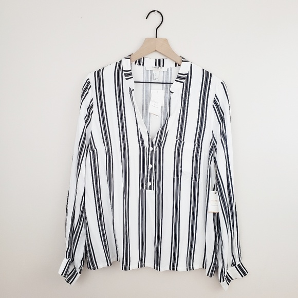 Forever 21 Tops - Forever 21 Contemporary Black + White Top